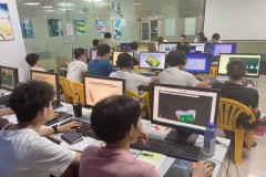 扎根深圳制造业：政群培训的数控编程“工厂实战”教学定位