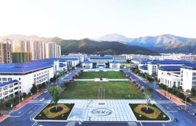 应用型本科院校产教融合观察：校企合作与产业学院建设的实践路径